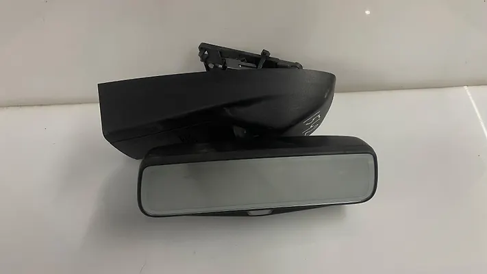 Rear view mirror - 2018 Chevrolet Traverse LT