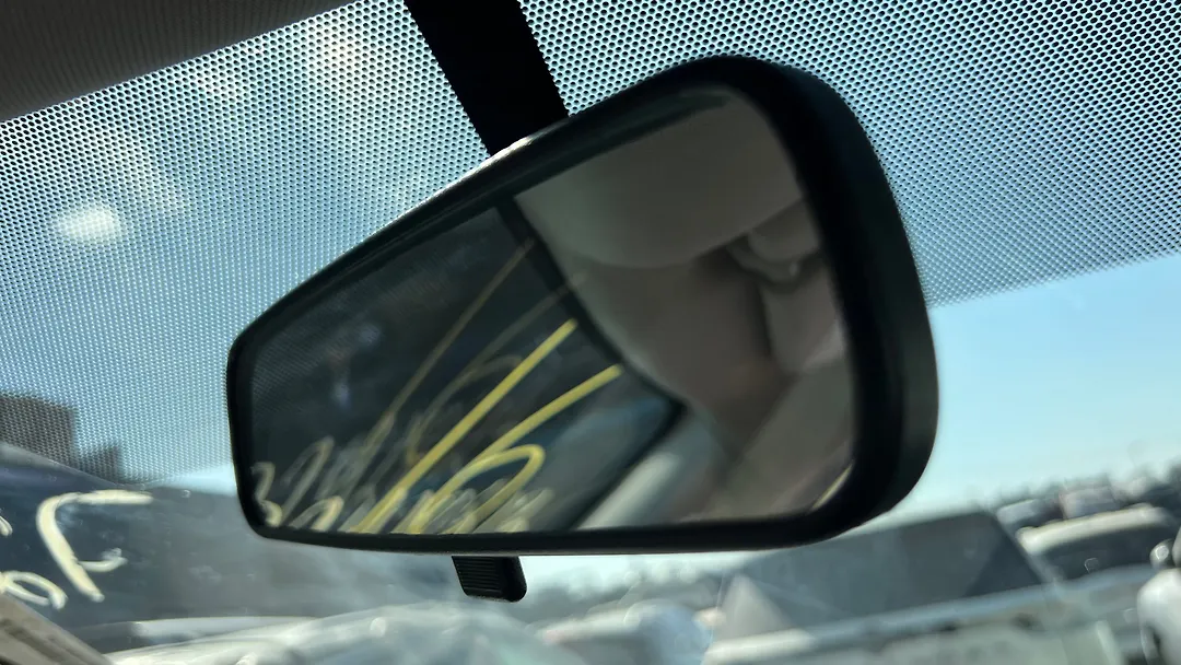 Rear view mirror - 2015 Nissan Rogue