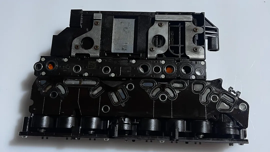 Transmission valve body - 2012 GMC Acadia SLE