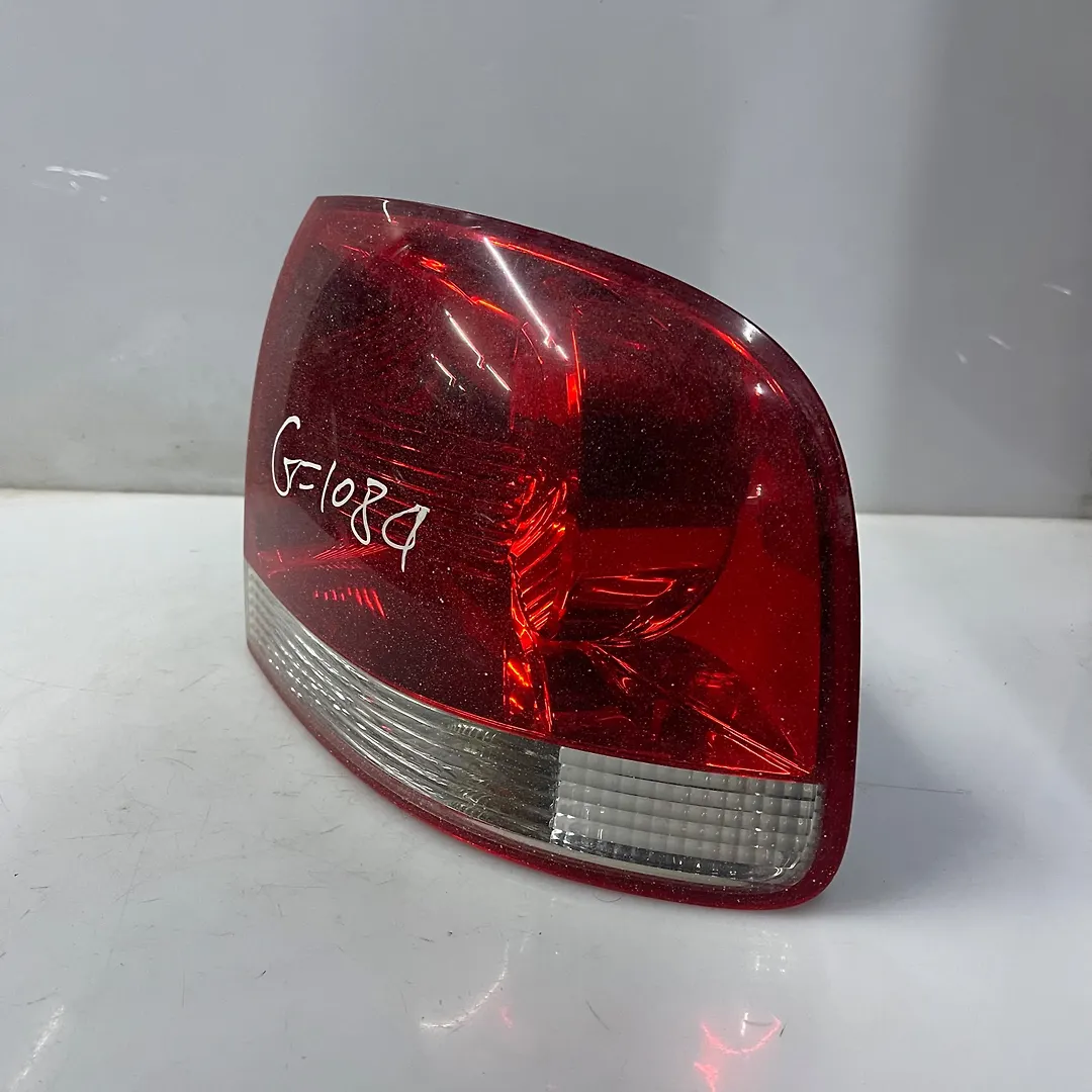 Tail Light (RH) - 2006 Volkswagen Touareg
