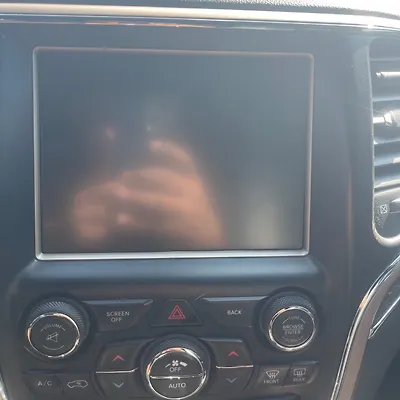Info-gps-tv screen - 2015 Jeep Grand Cherokee OVERLAND