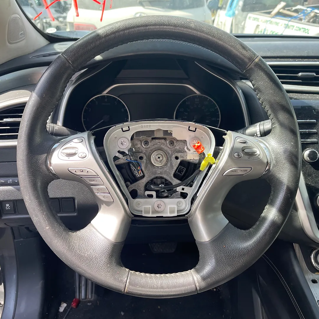 Steering wheel - 2015 Nissan Murano