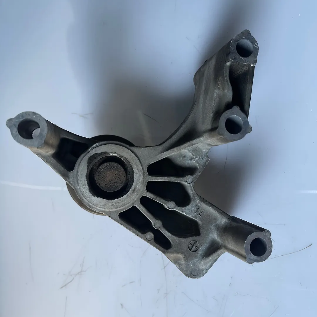 Clutch bracket - 2014 Infiniti QX80 SUV