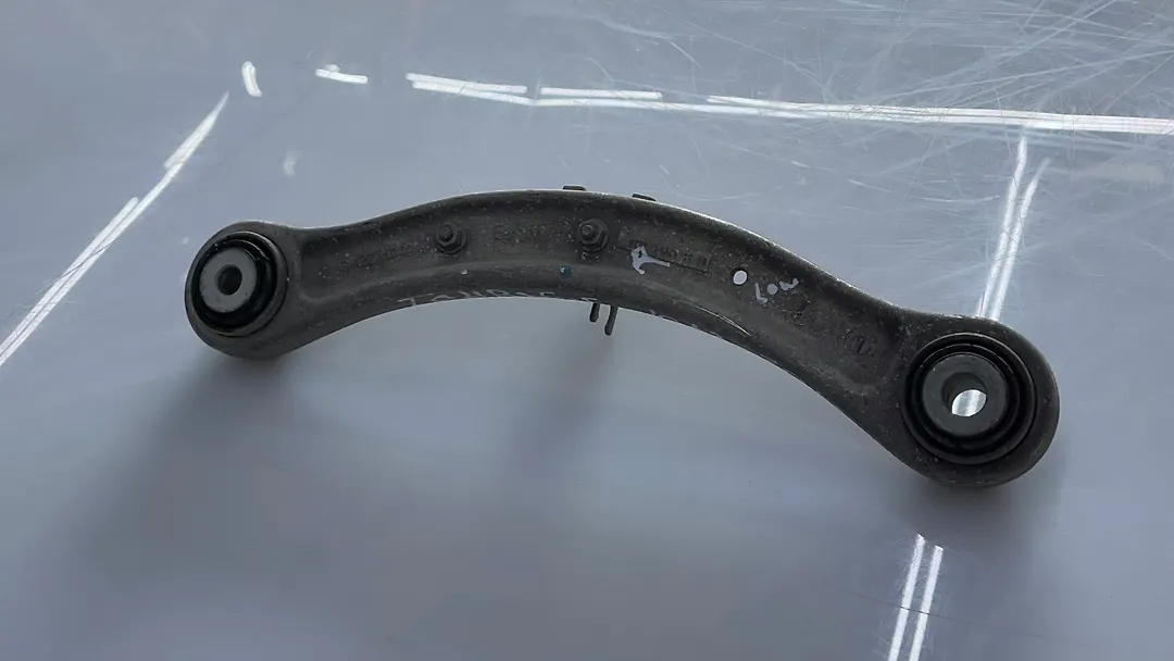 Upper arm (RH) - 2014 Volkswagen Touareg