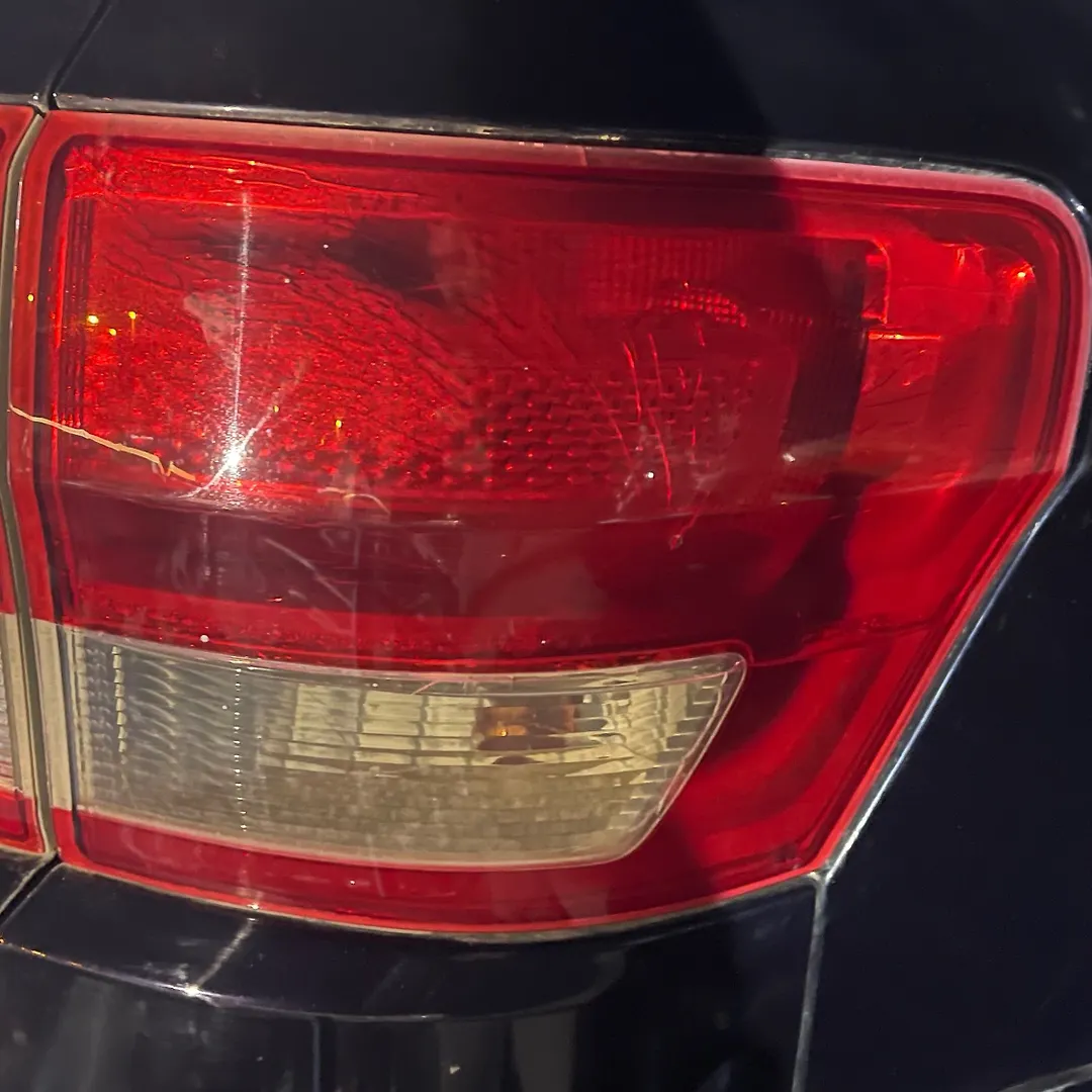 Tail Light (RH) - 2011 Jeep GRAND CHEROKEE
