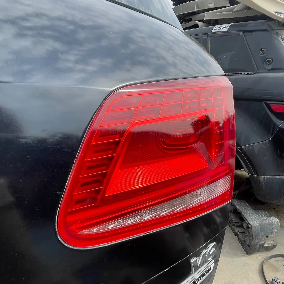 Trunk Light (RH) - 2016 Volkswagen Touareg