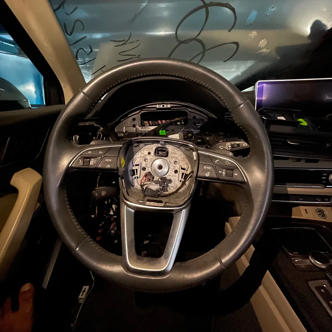 Steering wheel - 2018 Audi Q5 Quattro