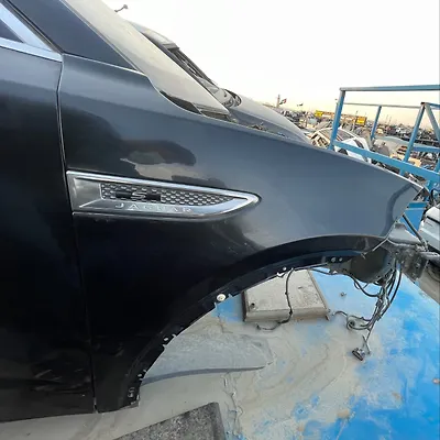 Fender (RHF) - 2018 Jaguar E-Pace