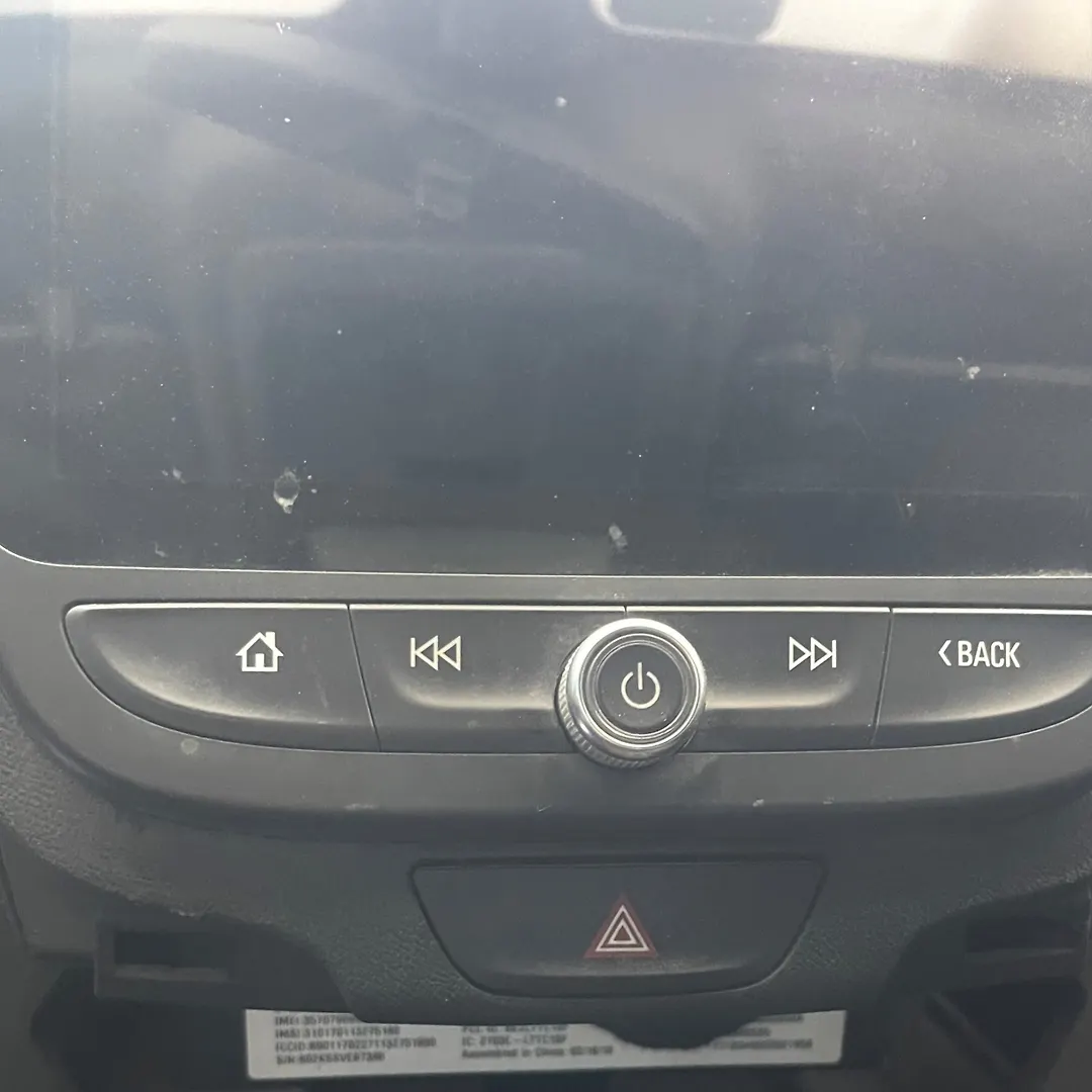 Info-gps-tv screen - 2020 Chevrolet Equinox