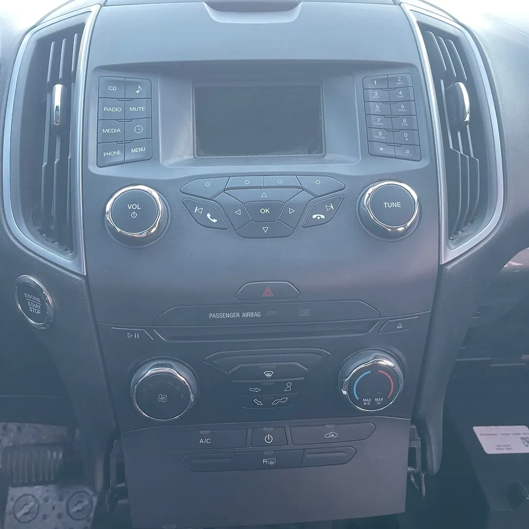 Info-gps-tv screen - 2017 Ford Edge SE