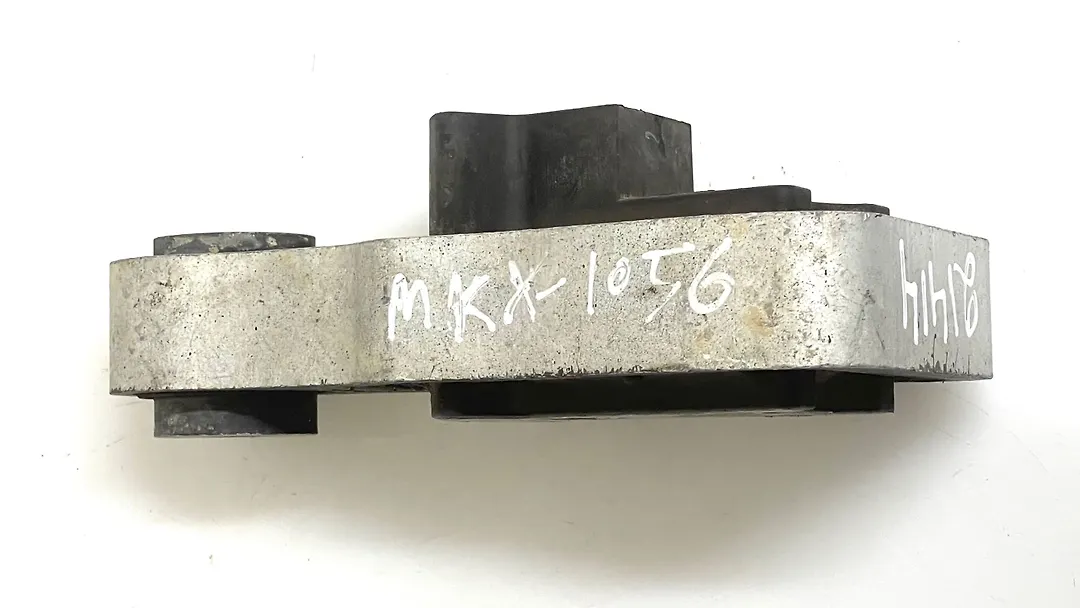 Mount bracket - 2017 Lincoln MKX Reserve