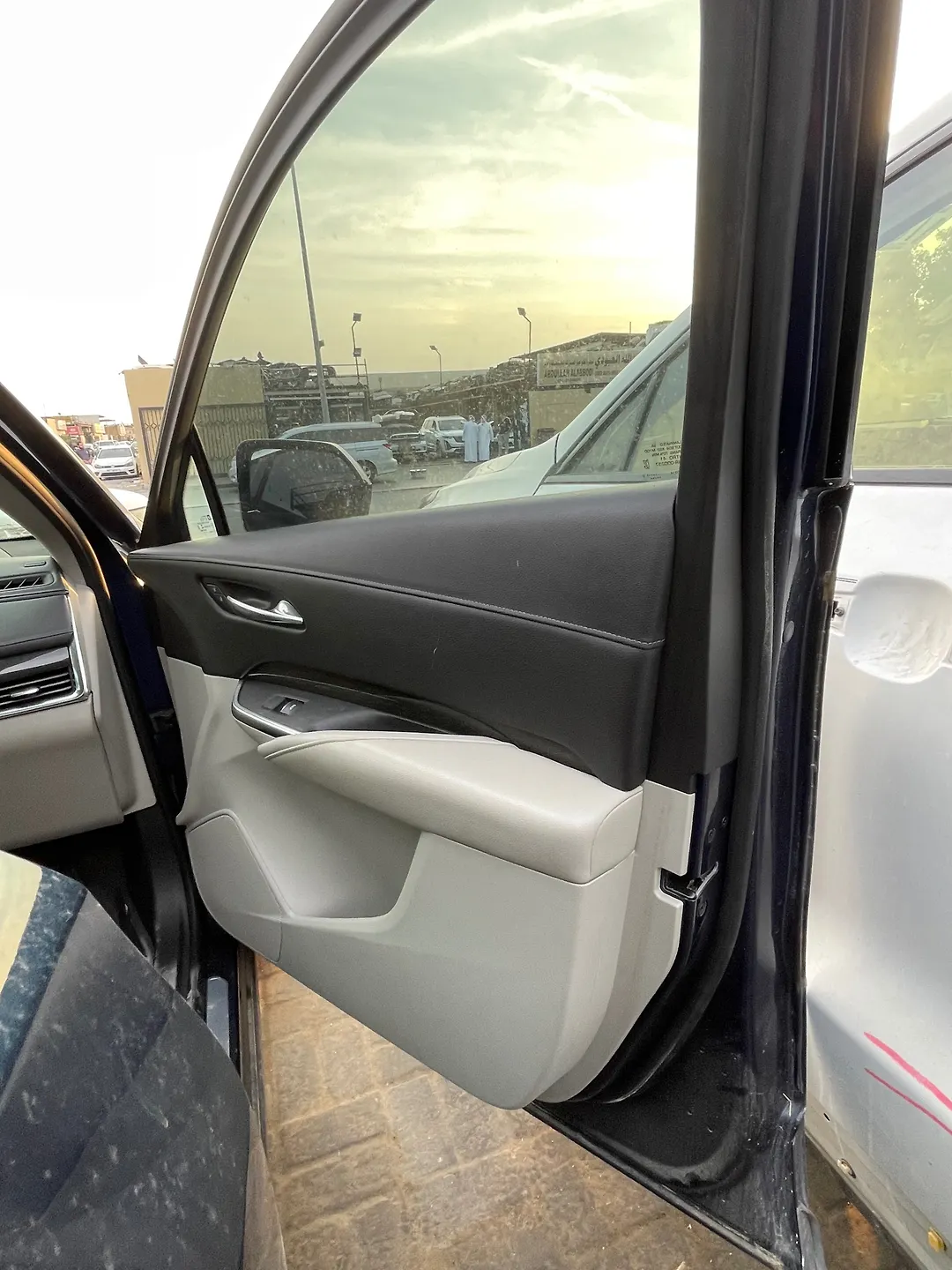 Door (RHF) - 2019 Cadillac XT4 PREMIUM LUXURY
