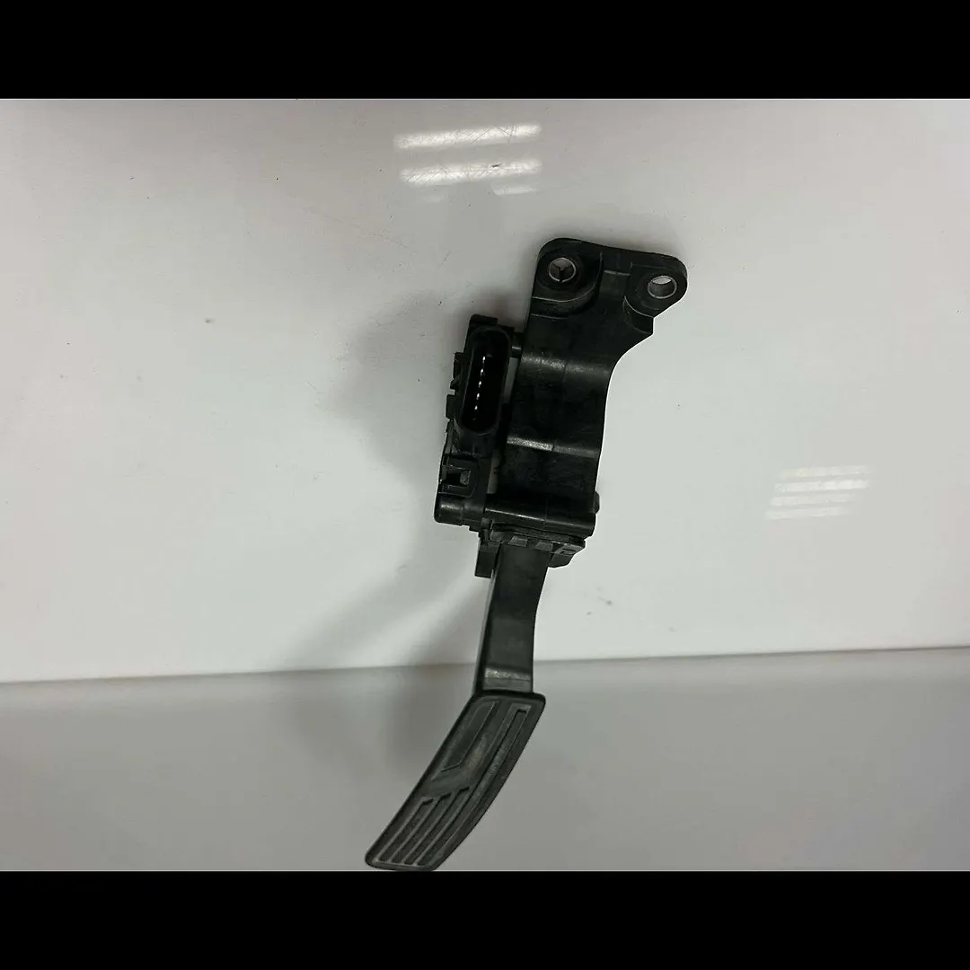 Accelerator pedal - 2018 Chevrolet Cruze