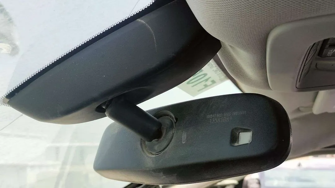 Rear view mirror - 2018 GMC Terrain