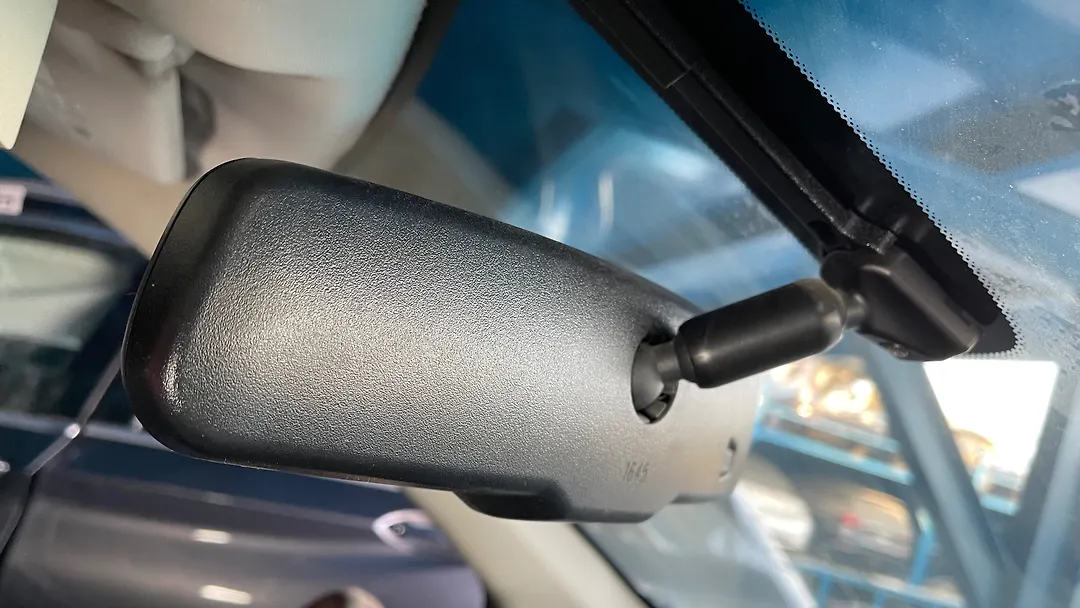 Rear view mirror - 2014 Nissan Pathfinder