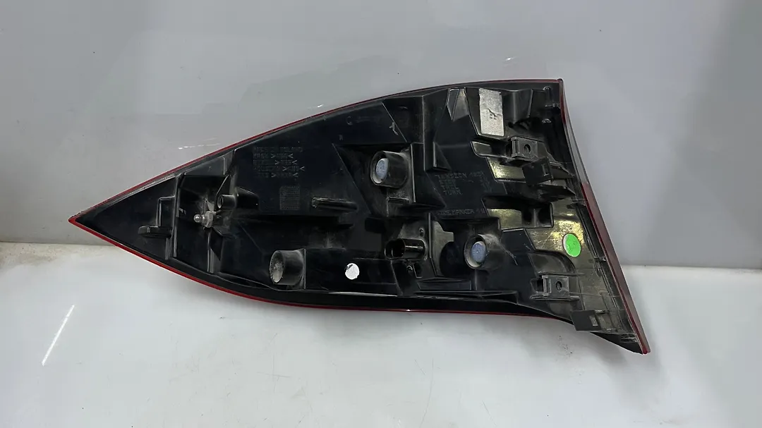 Tail Light (RH) - 2012 Porsche Cayenne