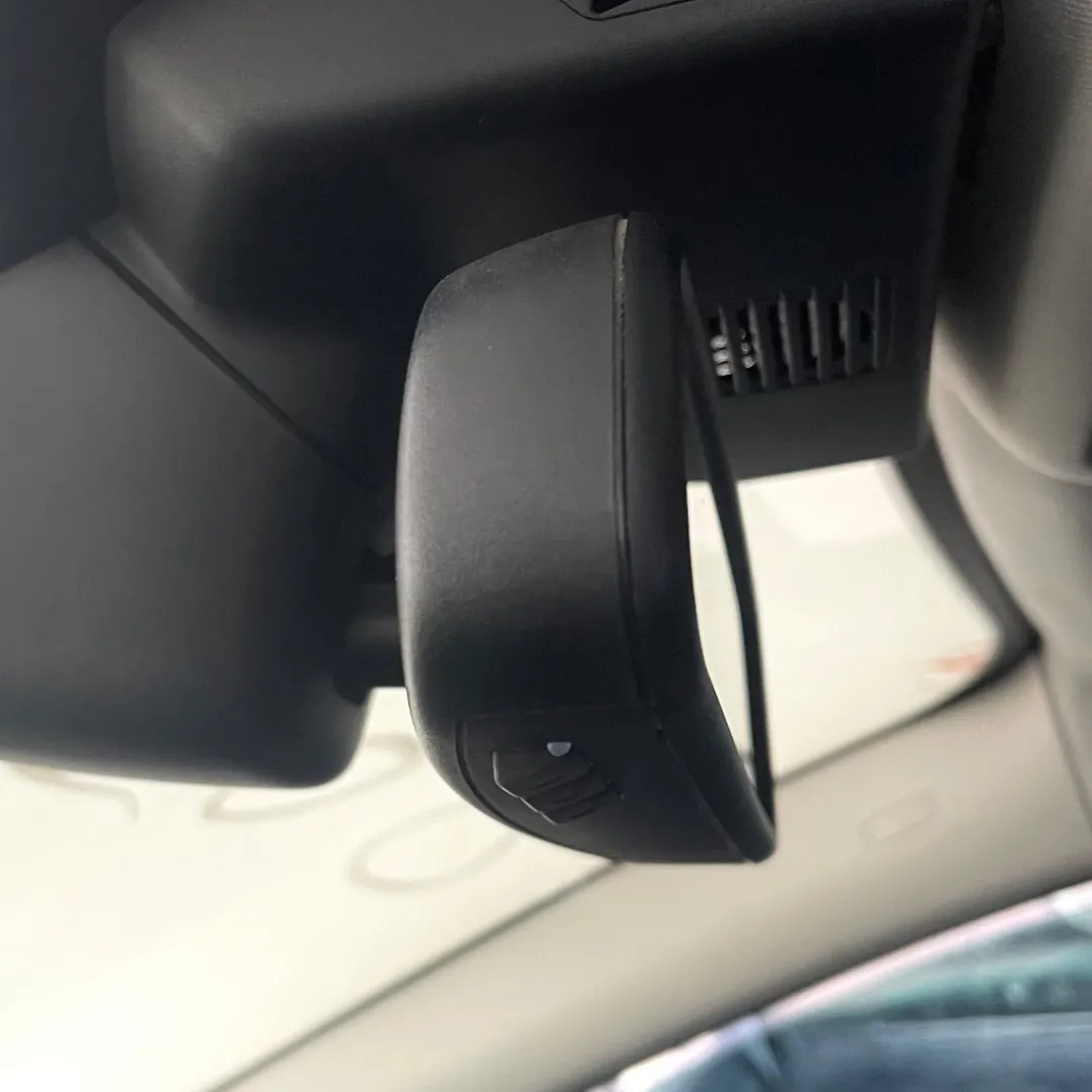Mirror (Inner rear view) - 2017 Jaguar XE