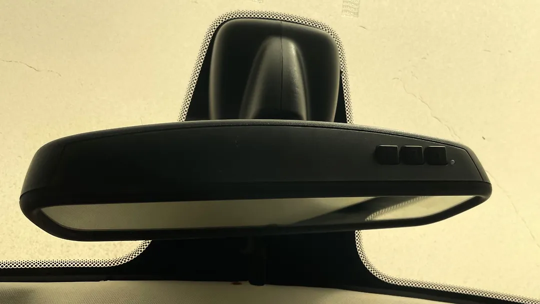 Mirror (Inner rear view) - 2013 Jaguar XJ
