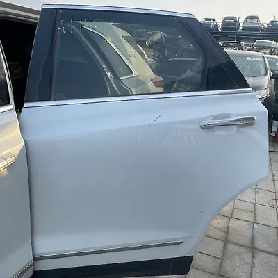Door (LHB) - 2017 Cadillac XT5