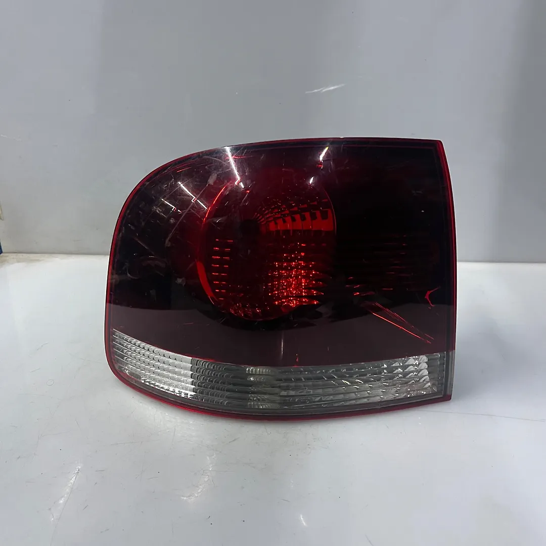 Tail Light (LH) - 2009 Volkswagen Touareg