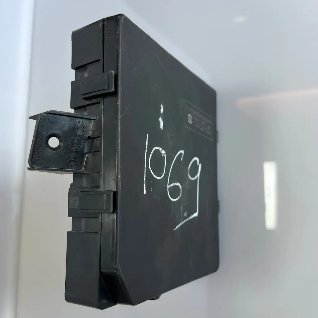 Fuse box - 2011 Infiniti QX56