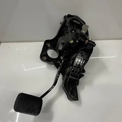 Pedal brake/clutch - 2016 Ford Explorer