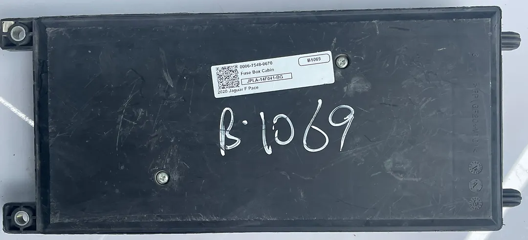 Fuse box cabin - 2020 Jaguar F-Pace