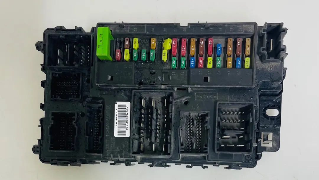 Fuse box - 2020 Ford Explorer XLT