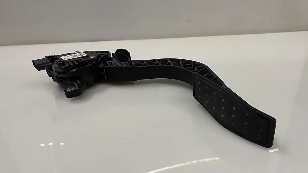 Accelerator pedal - 2019 Chevrolet Traverse LT