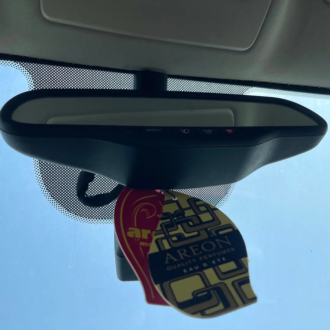 Mirror (Inner rear view) - 2011 Cadillac Escalade Luxury