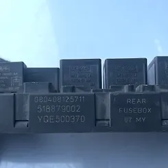Rear boot fuse Box  - 2006 Land Rover RANGE ROVER VOGUE