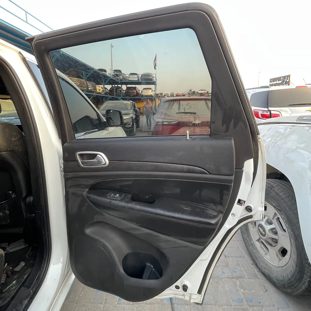 Door (RHB) - 2015 Jeep Grand Cherokee LAREDO
