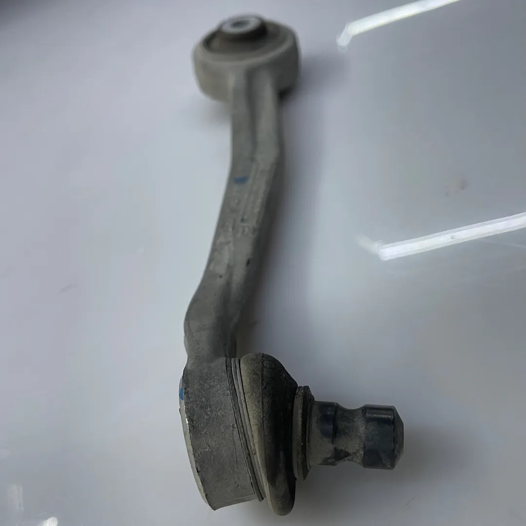 Lower Arm(RHF) - 2012 Audi S4 
