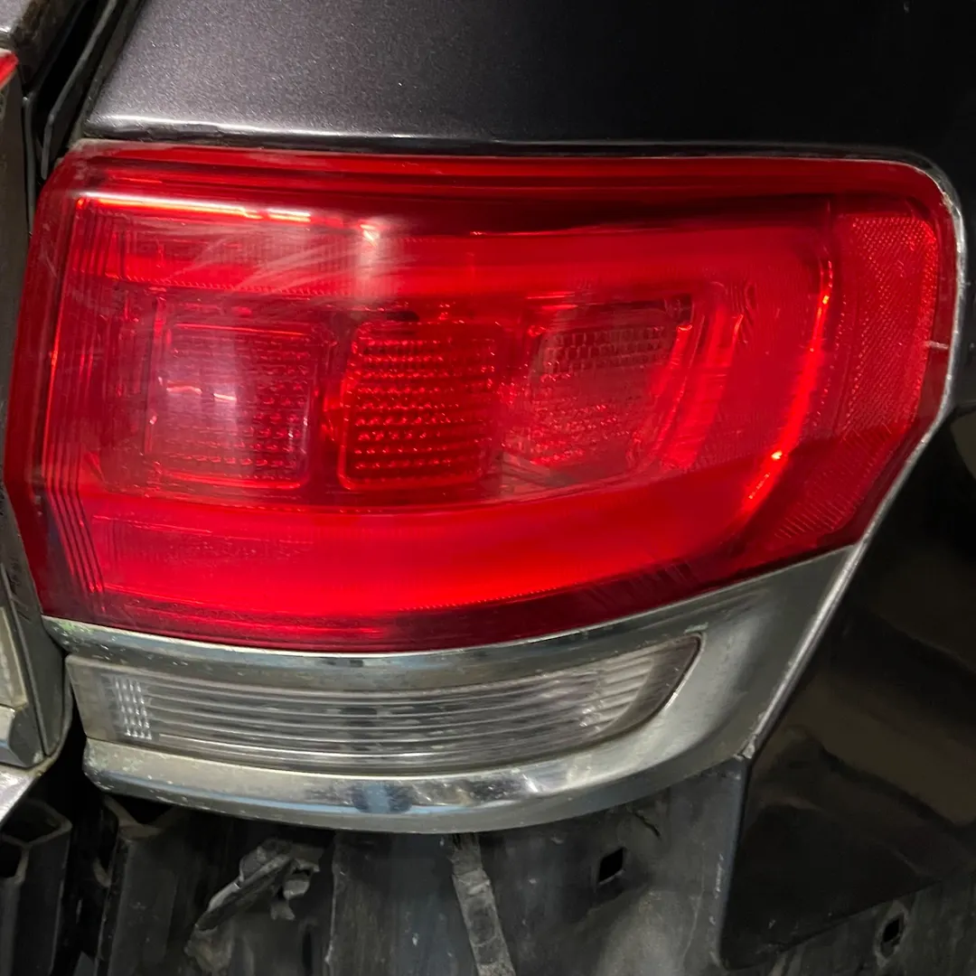 Tail Light (RH) - 2014 Jeep GRAND CHEROKEE