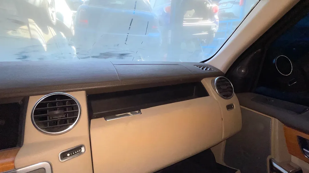 Dashboard  - 2014 Land Rover LR4