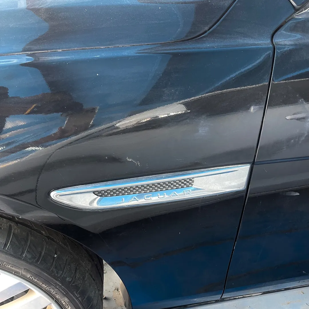 Fender (LHF) - 2017 Jaguar XE