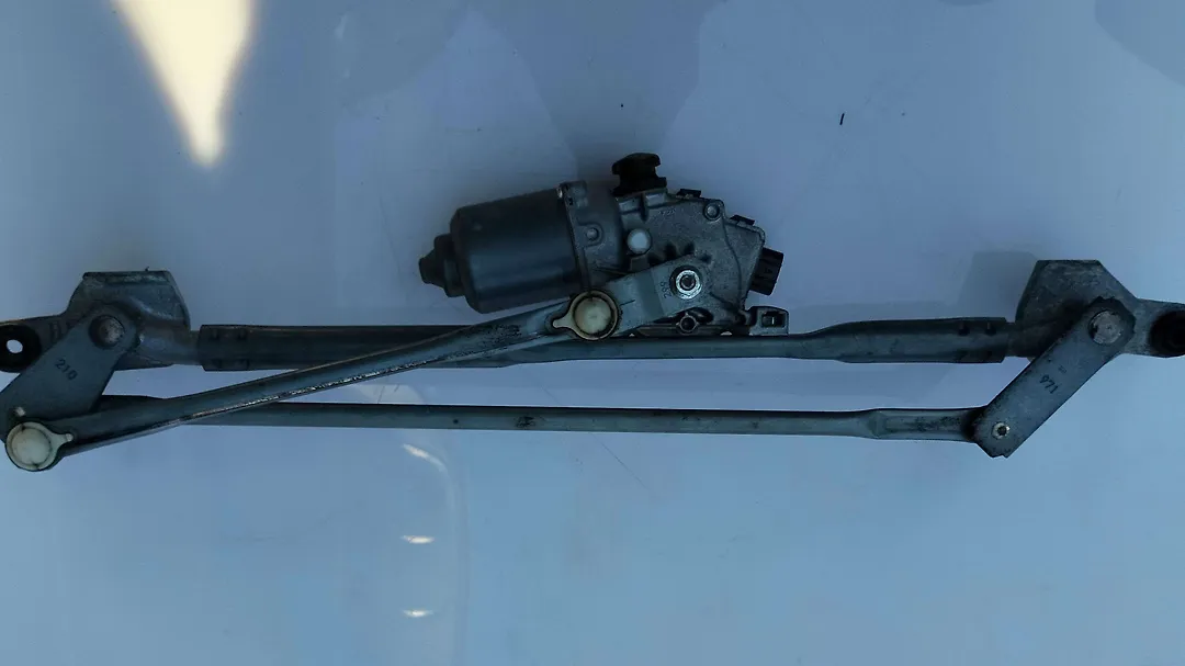 Windshield wiper motor - 2013 Cadillac ATS