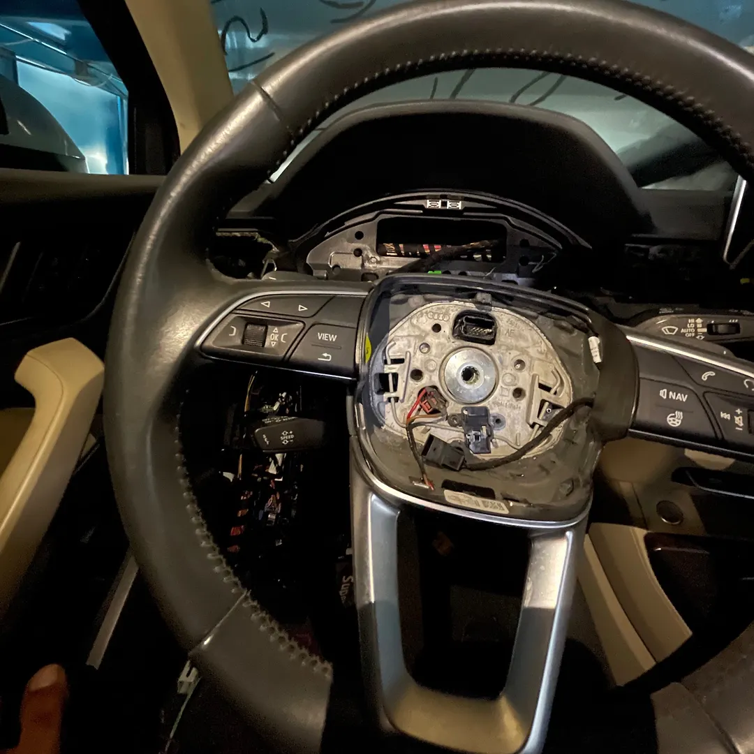 Steering wheel - 2018 Audi Q5 Quattro