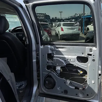 Door (RHB) - 2011 Cadillac Escalade Luxury