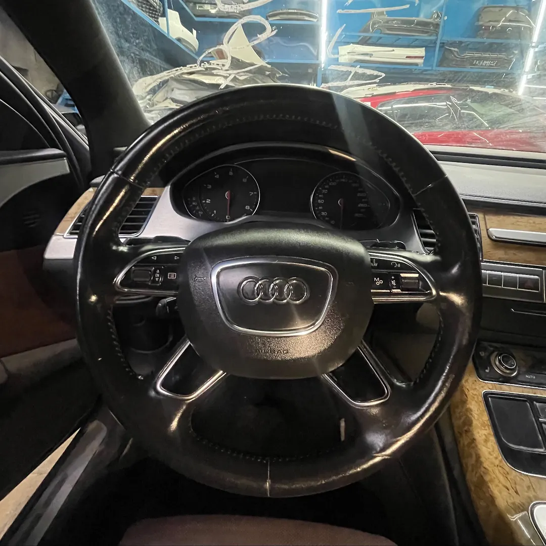 Steering wheel - 2013 Audi A8 L