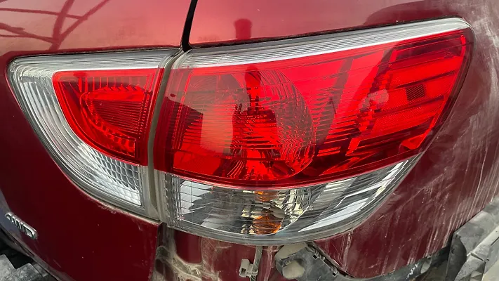 Tail Light (RH) - 2014 Nissan Pathfinder