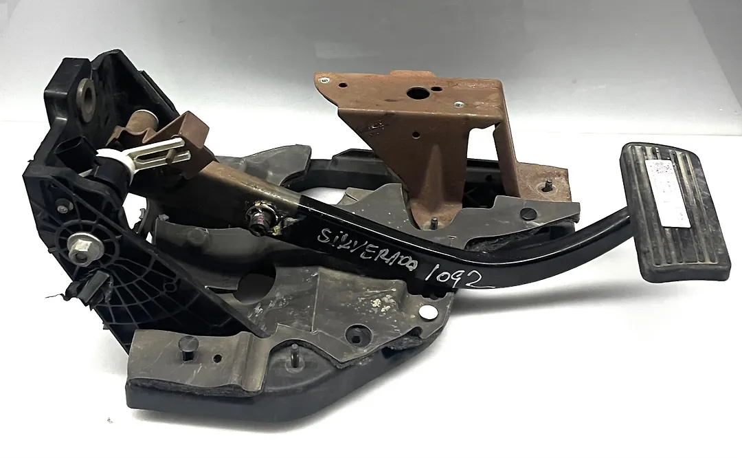 Pedal brake/clutch - 2014 Chevrolet SILVERADO