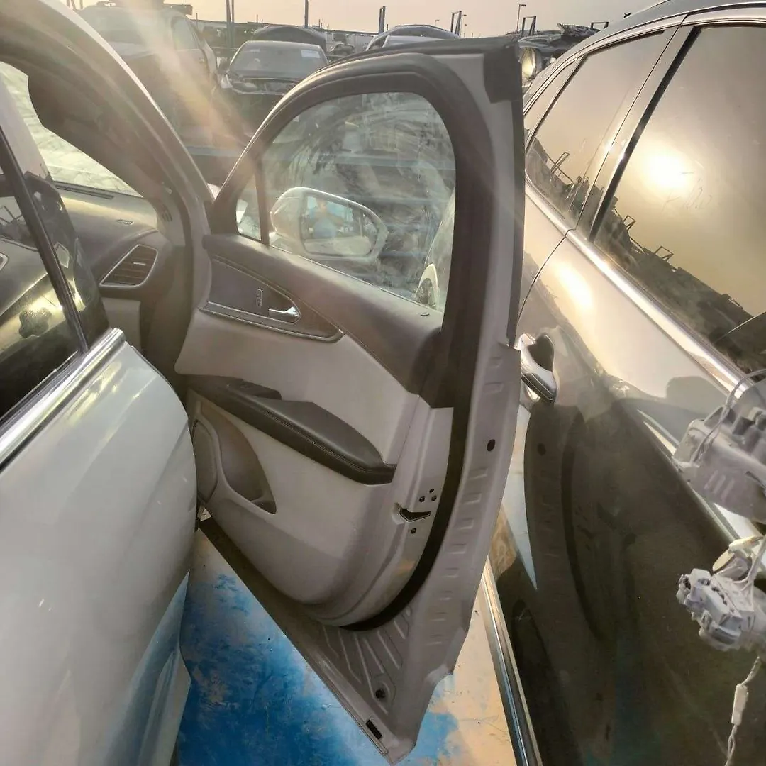 Door (RHF) - 2016 Lincoln MKX