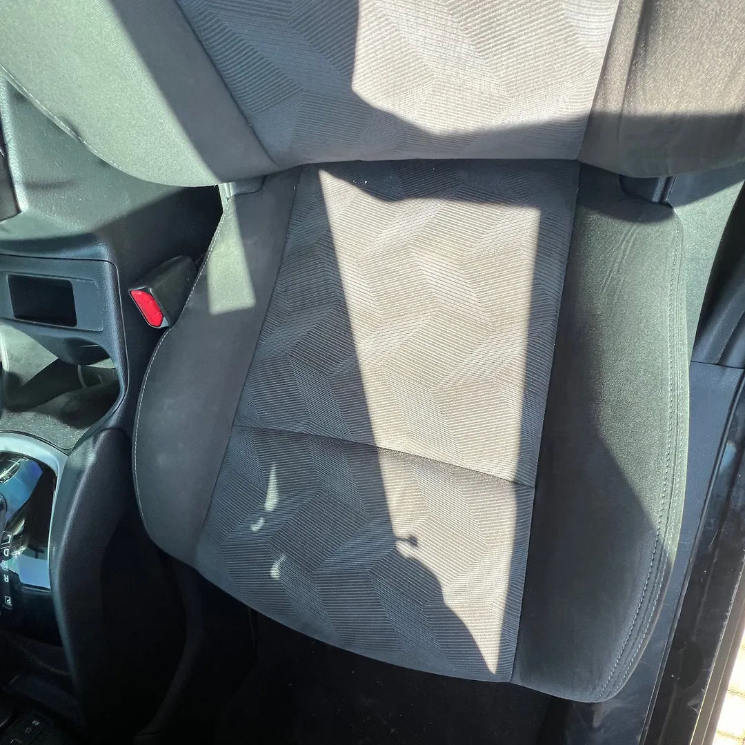 Front Seat (LHS) - 2015 Nissan Rogue