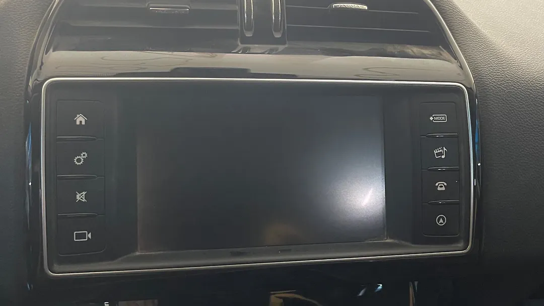 Info-gps-tv screen - 2018 Jaguar F-Pace