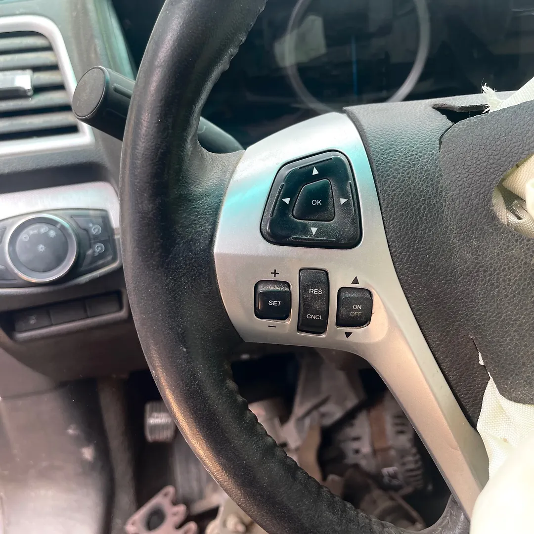 Steering wheel - 2013 Ford Explorer