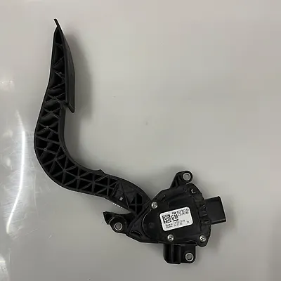 Accelerator pedal - 2019 Chevrolet Traverse LT
