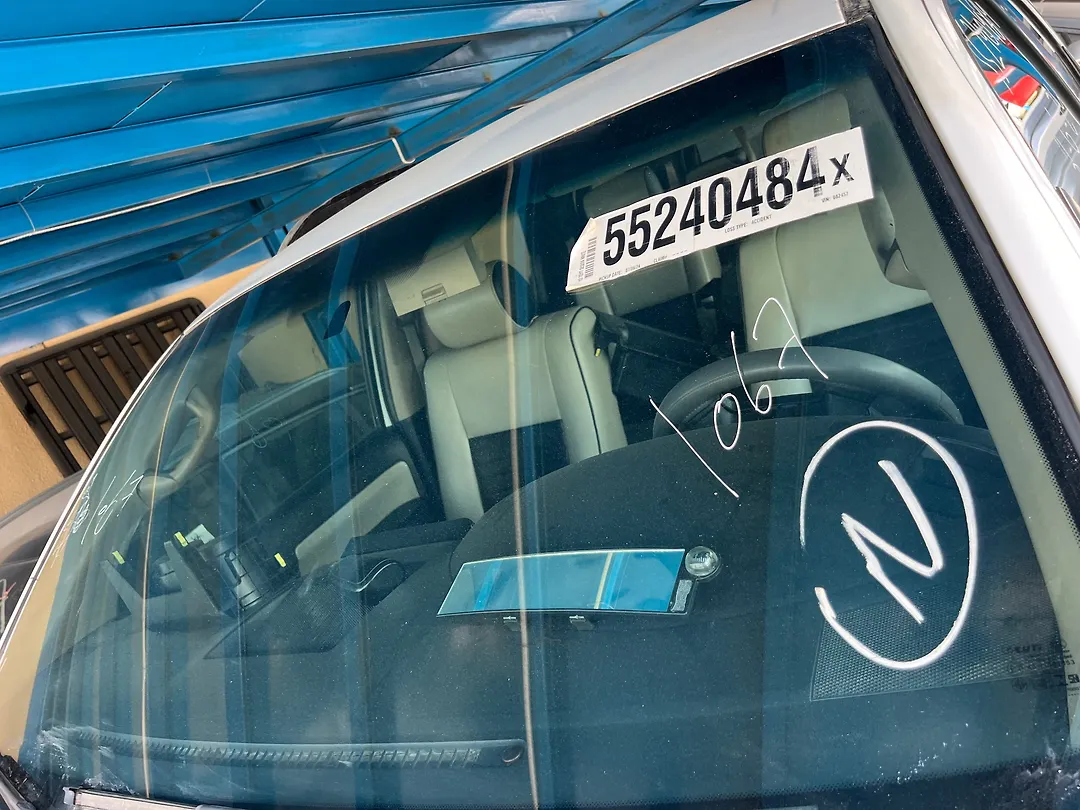 Windshield glass - 2013 Toyota Sequoia