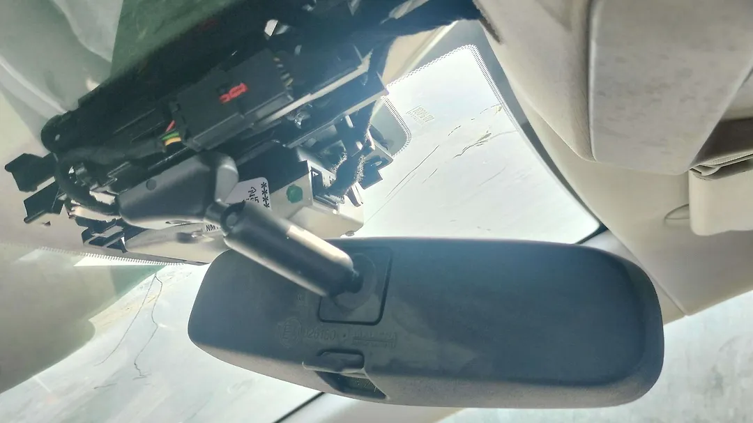 Rear view mirror - 2014 Chevrolet Impala