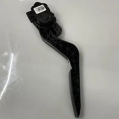 Accelerator pedal - 2010 GMC Terrain SLT1